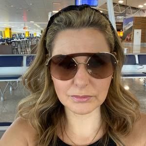 Meet your Posher, Celeida